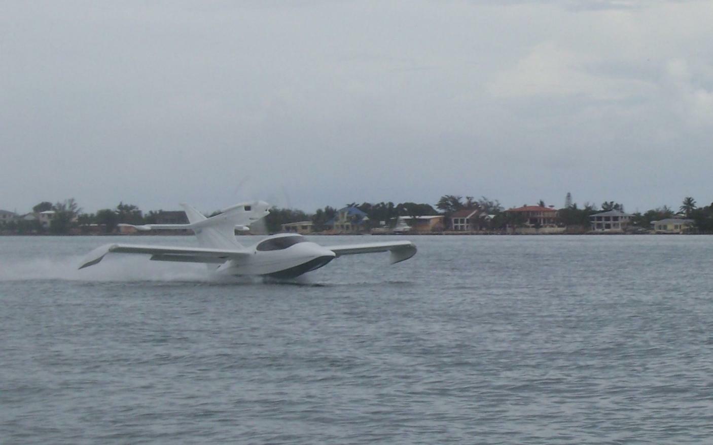 Click image for larger version

Name:	n242pk_water_takeoff 1.jpg
Views:	102
Size:	80.7 KB
ID:	725